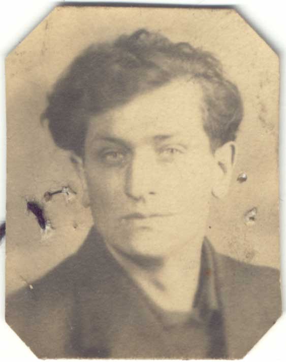 01-009.jpg (21690 bytes)