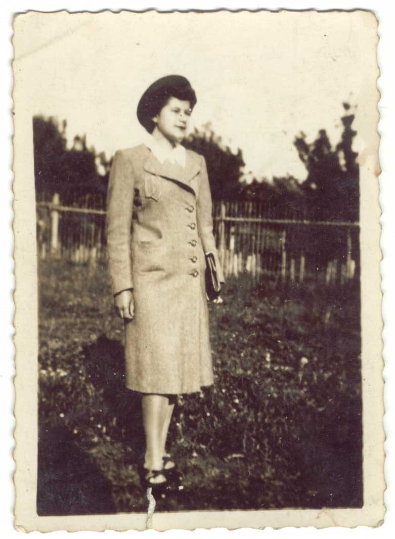 01-017.jpg (58233 bytes)