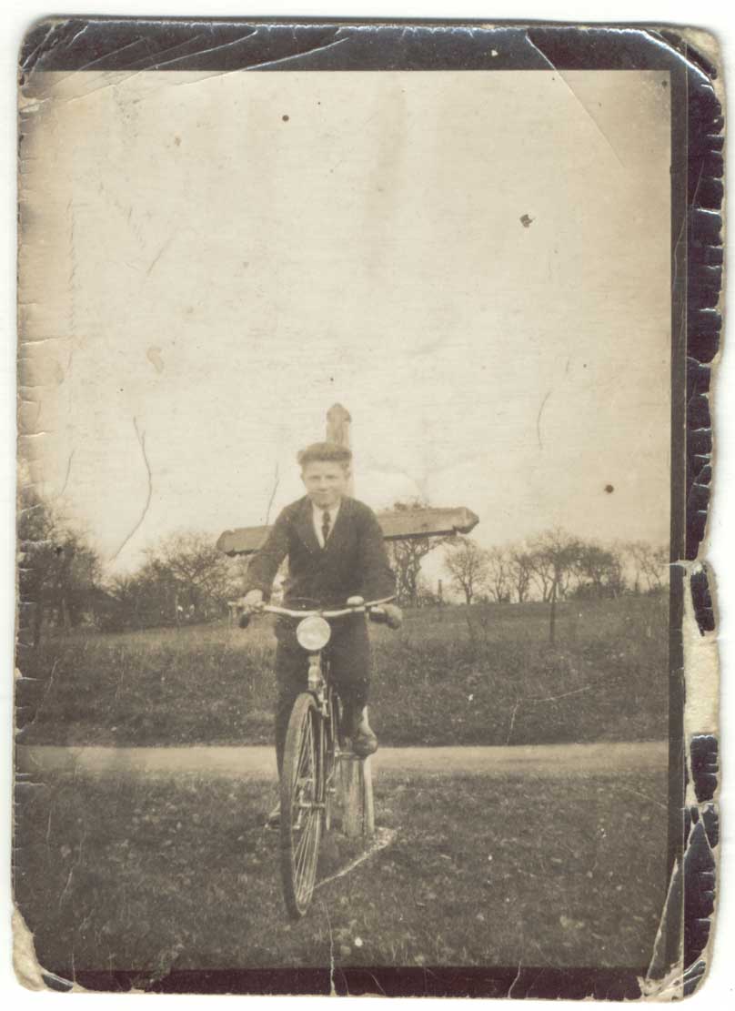 01-020.jpg (64670 bytes)