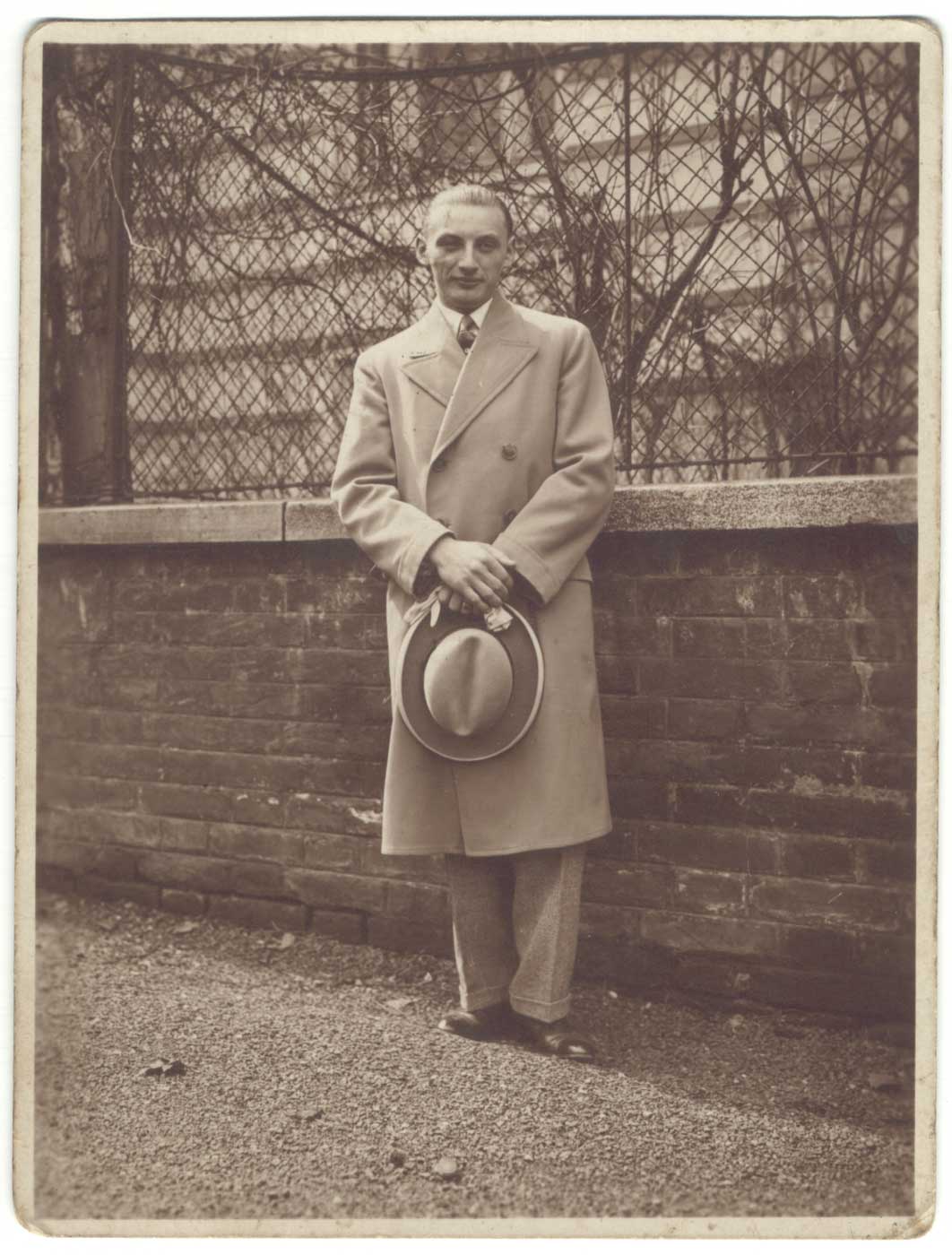 01-021.jpg (141746 bytes)