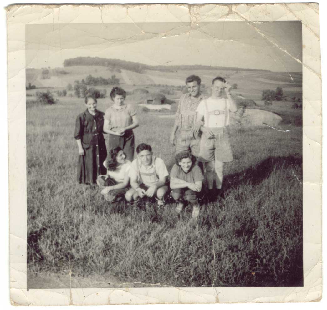 01-023.jpg (85253 bytes)