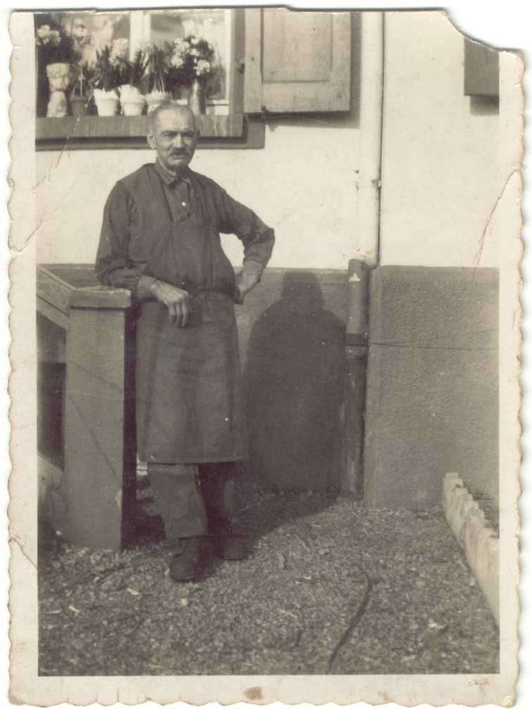 01-029.jpg (53670 bytes)